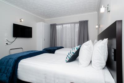 One Bedroom (sleeps 4)